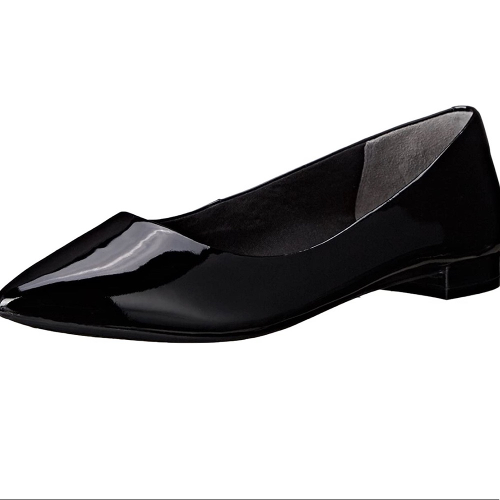 Rockport Black Patent leather pointy flats size 10M